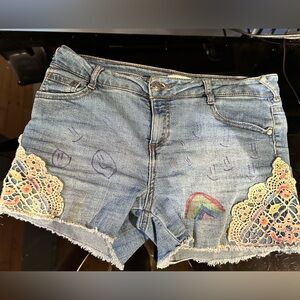 Girls decorated jean shorts